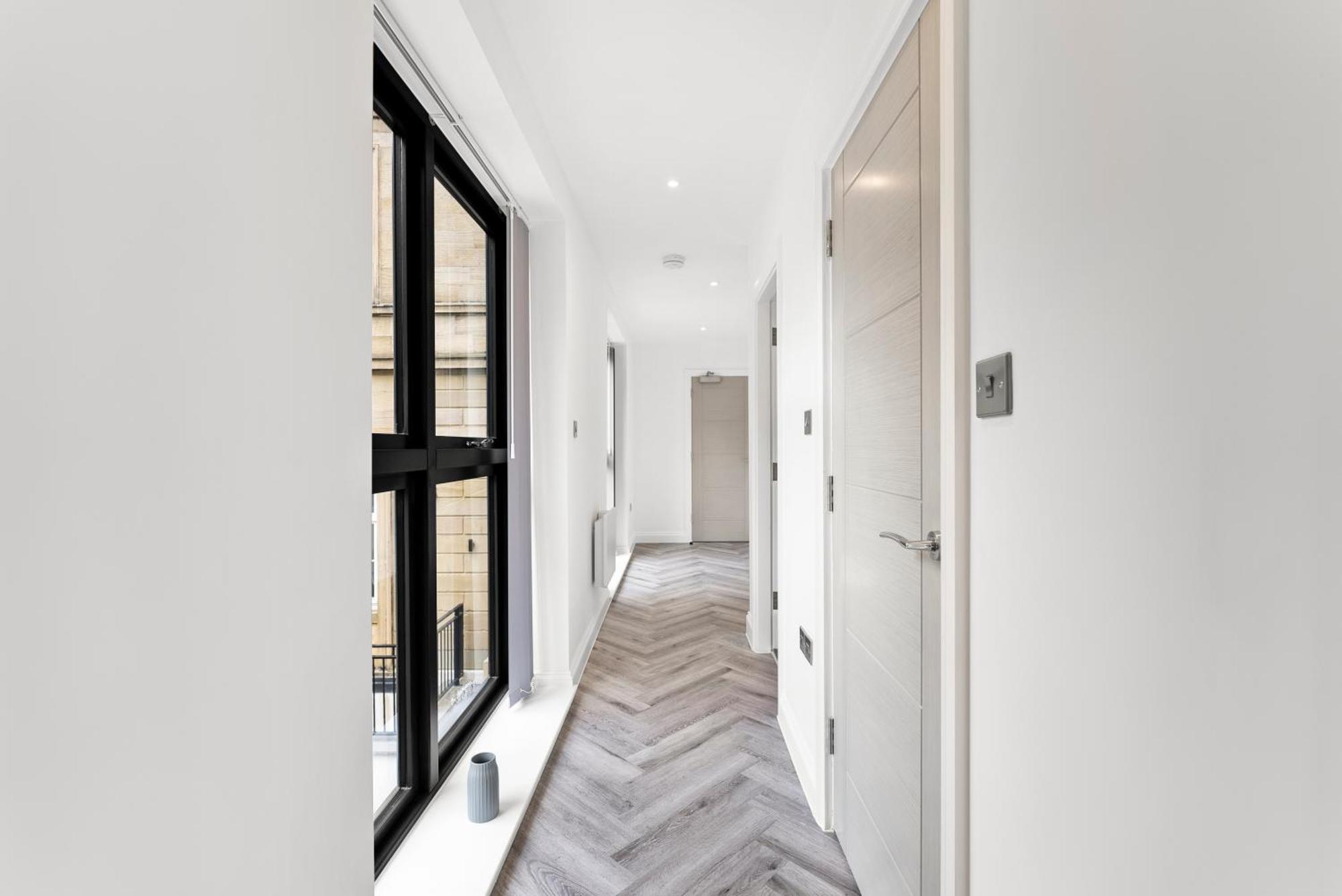 Stylish Large Leeds Apartment - Parking Eksteriør billede