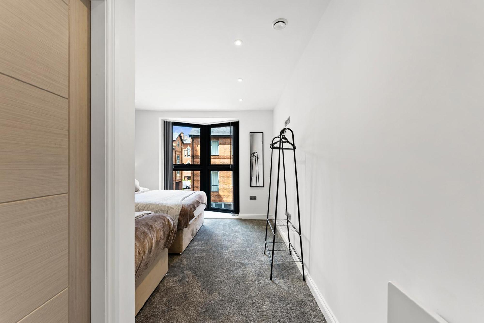 Stylish Large Leeds Apartment - Parking Eksteriør billede
