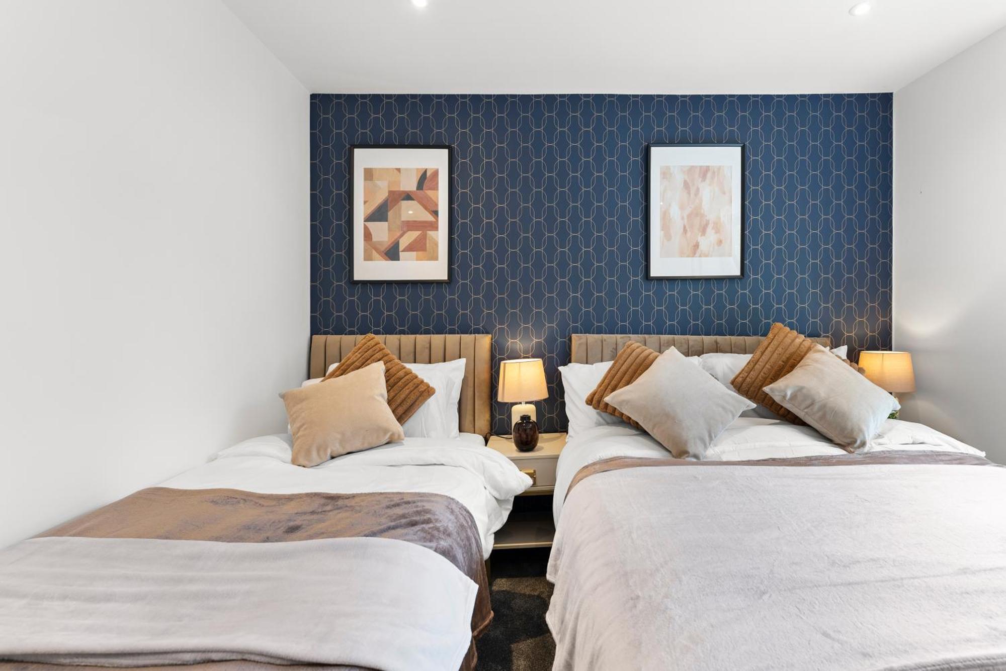 Stylish Large Leeds Apartment - Parking Eksteriør billede