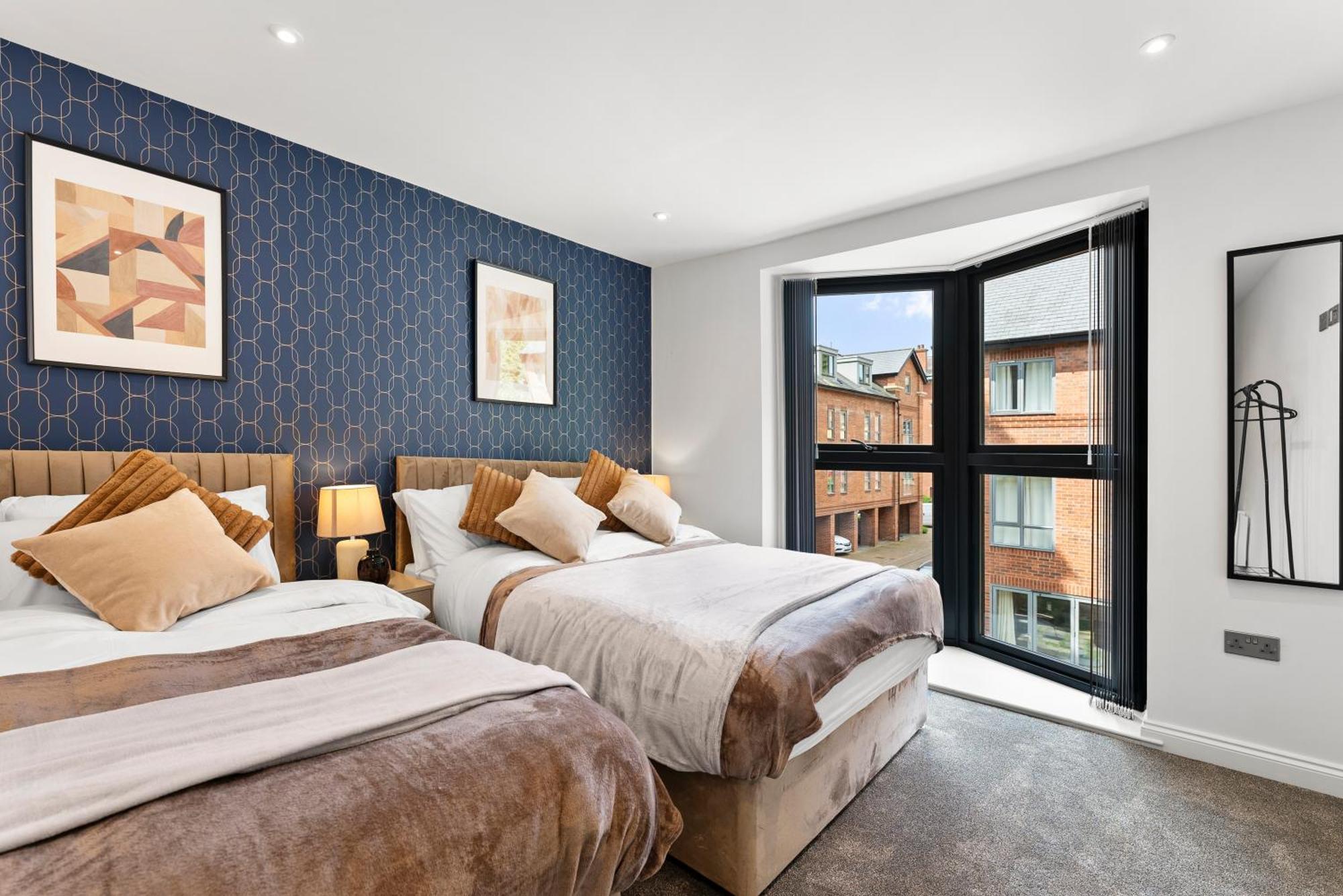 Stylish Large Leeds Apartment - Parking Eksteriør billede