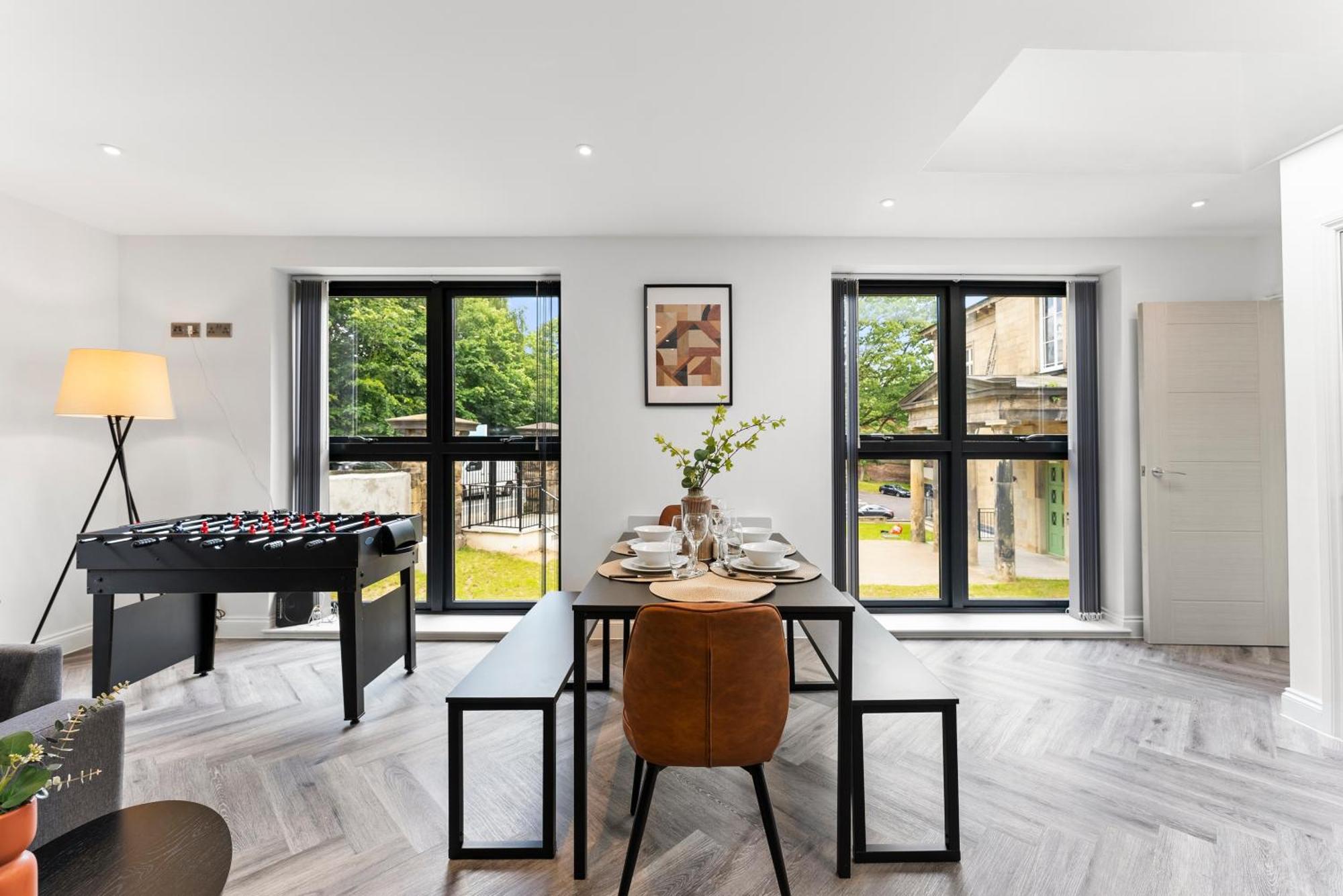 Stylish Large Leeds Apartment - Parking Eksteriør billede